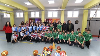 Erenler'de okullara tam destek