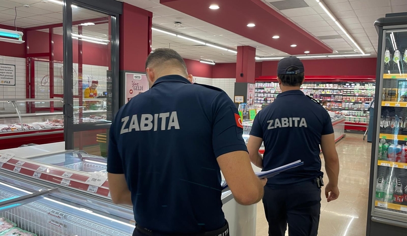 Erenler'de zabıta denetimlerini sürdürüyor