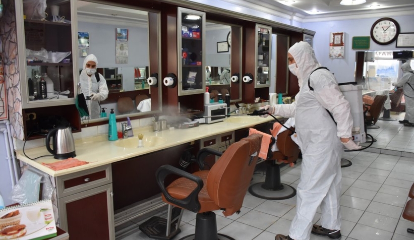 Erenler’de berberler dezenfekte ediliyor