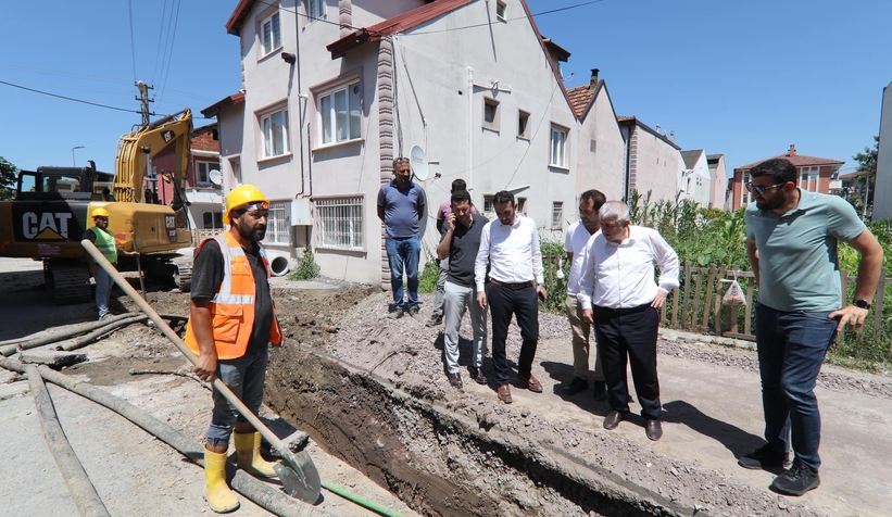 Erenler’in iki mahallesinde altyapı çalışmaları sürüyor