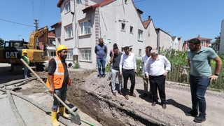 Erenler’in iki mahallesinde altyapı çalışmaları sürüyor