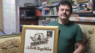 Eserlerini 32 ülkede sergiliyor