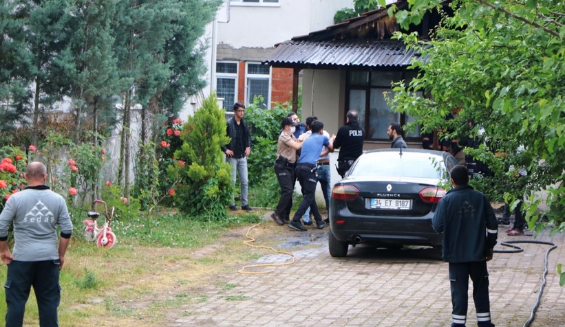 Eşine kızdı, evi ateşe verdi