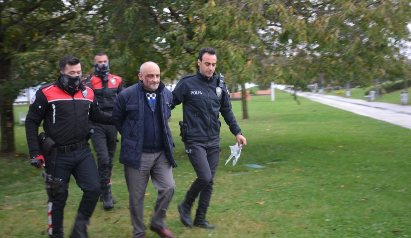 Eşini 12 yerinden bıçakladı: Ölümcül darbe gelmemesi için çabaladım