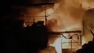 Eşini alevlerden kurtardı kendi yanarak can verdi