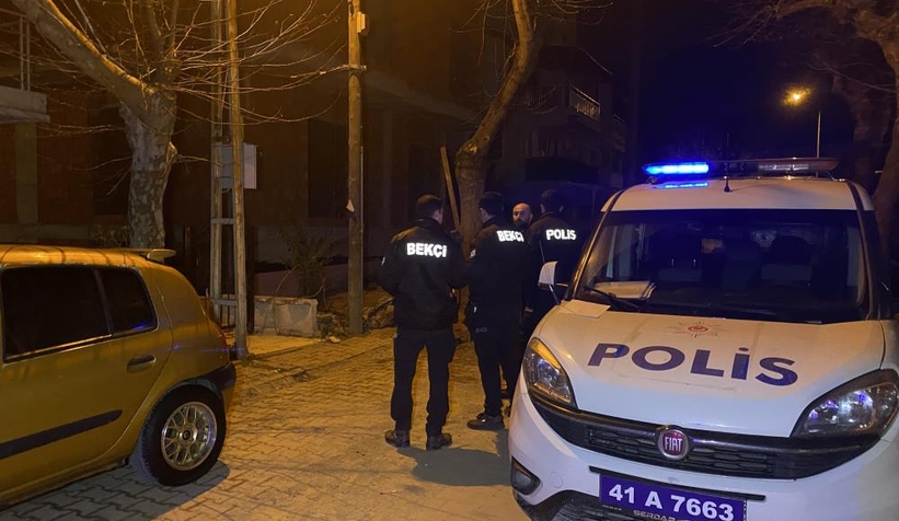 Eşini bıçaklayarak ağır yaraladı