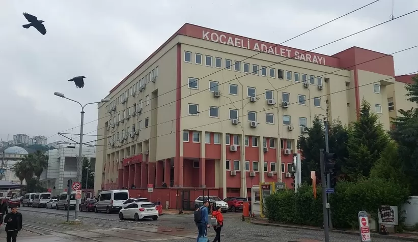 Eşini defalarca bıçaklamıştı, cezası değişmedi