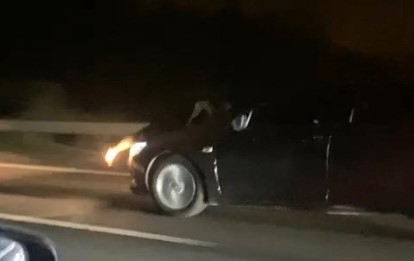 Eşini kaput üstünde kilometrelerce yol götürmüştü; tutuklandı