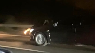 Eşini kaput üstünde kilometrelerce yol götürmüştü; tutuklandı