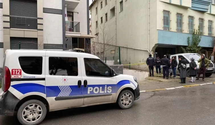 Eşini öldürüp 5. kattan atladı