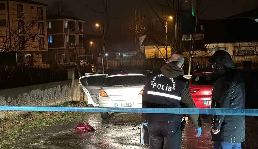 Eşini öldürüp kendini vurdu
