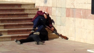 Eşini ve kayınpederini öldüren zanlı hakim karşısında