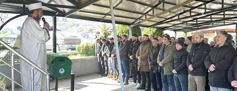 Eşinin öldürdüğü kadın toprağa verildi