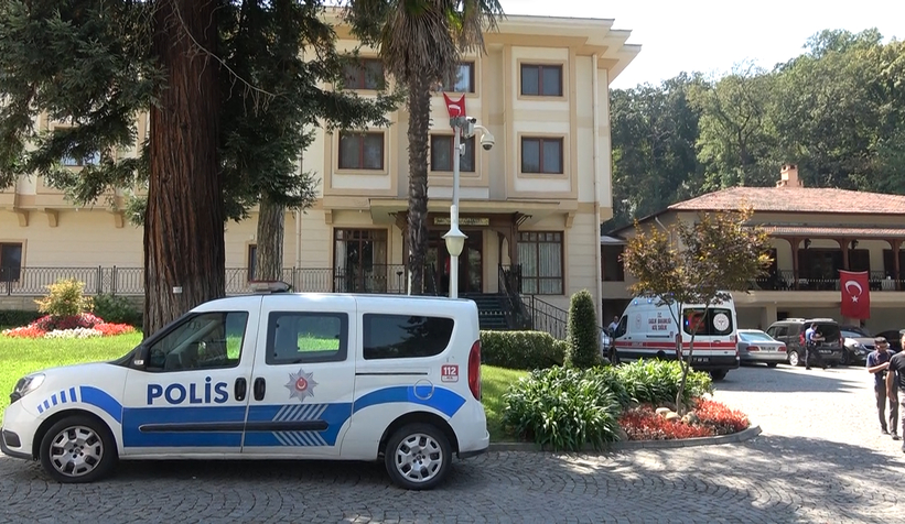 Eski bakan havuzda hayatını kaybetti