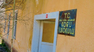 Eski köy okulu yıkılmak üzere