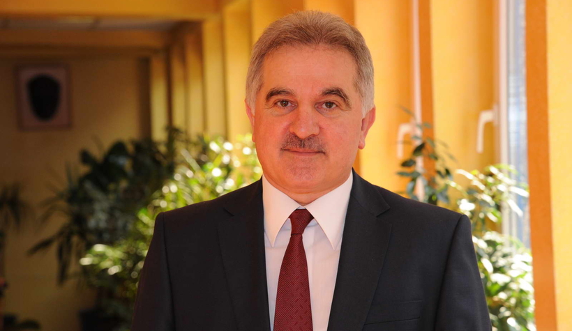 Eski rektörden riskli bina uyarısı