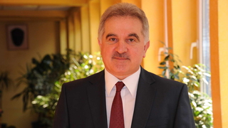 Eski rektörden riskli bina uyarısı