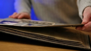 Eski sevgilisinin fotoğrafını saklayana tazminat şoku