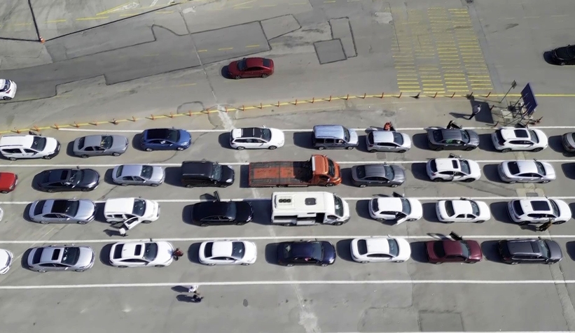 Eskihisar'da kilometrelerce kuyruk: Sürücüler kontak kapattı