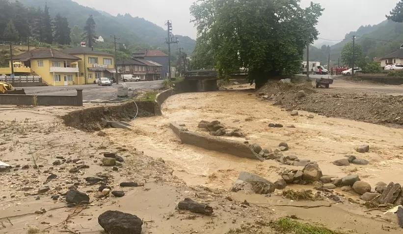 Esmahanım köyünü yine sel vurdu