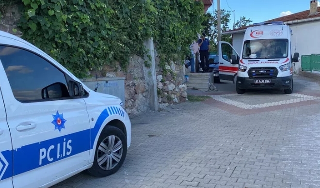 Esrarengiz olay... Dini nikahlı eşini çıplak halde ölü buldu