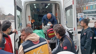 Eşya almaya çıkıp enkazda kalan baba ve kızı sağ çıkartıldı