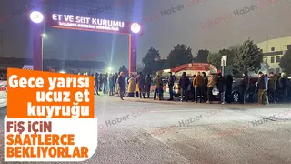 Et ve Süt Kurumu mağazasında gece yarısı ucuz et kuyruğu