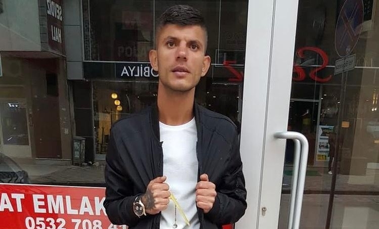 Ev arkadaşı tarafından bıçaklanarak öldürüldü