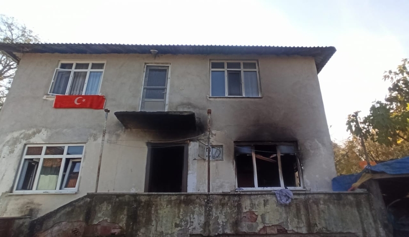 Evde yangın; 4’ü çocuk 6 kişi yaralandı