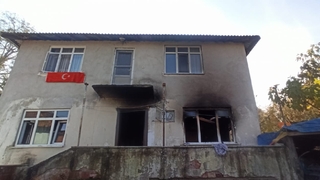 Evde yangın; 4’ü çocuk 6 kişi yaralandı