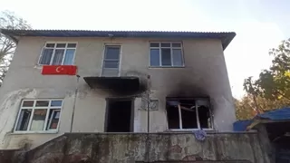 Evde yangın; 4’ü çocuk 6 kişi yaralandı