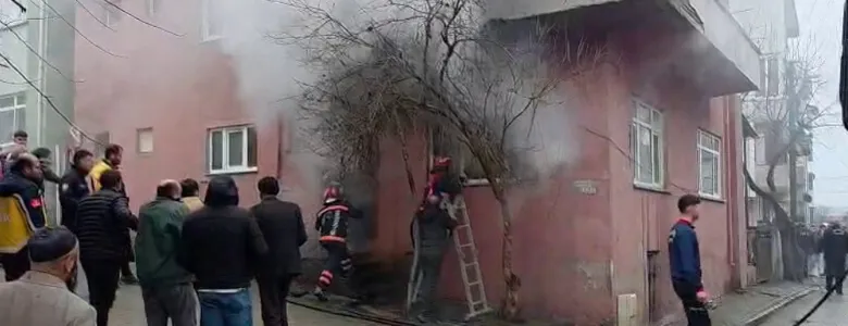 Evde yangın paniği