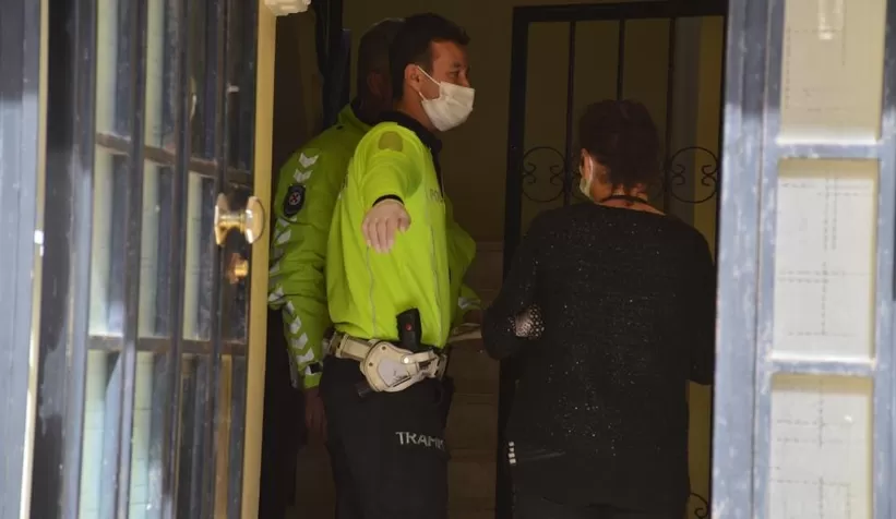 Eve giren polis cesedini buldu