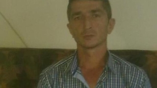 Evinde av tüfeğiyle vurulmuş halde bulundu