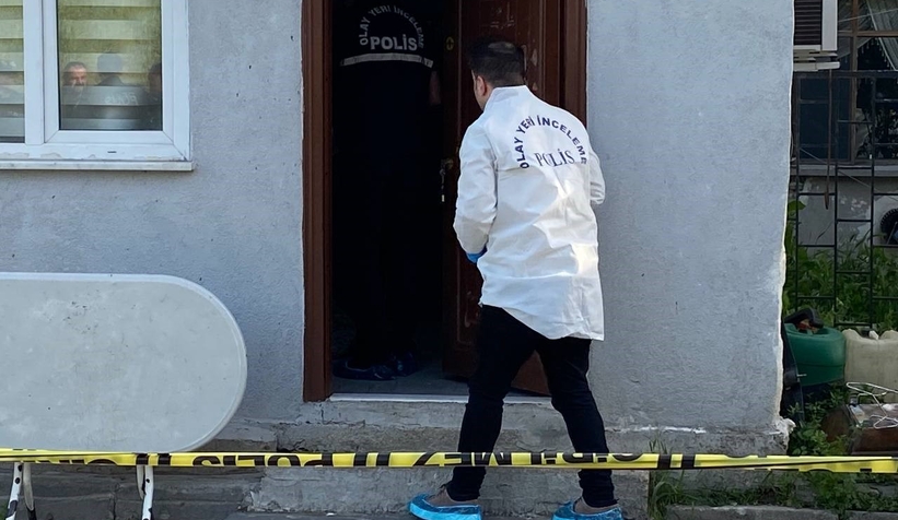 Evinde ölü bulundu