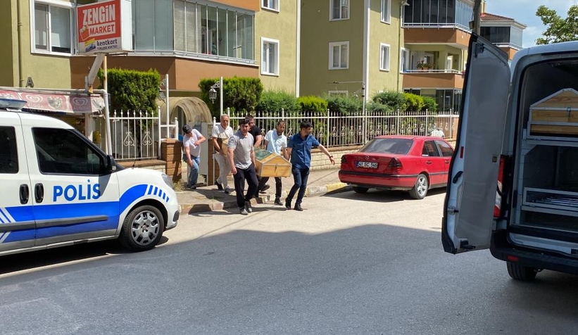 Evinde ölü bulundu