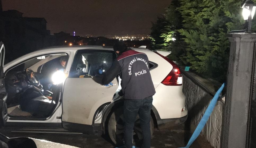 Evine gidip tartıştığı doktorun aracını kurşunladı