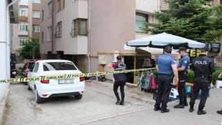 Evinin penceresinden düşen avukat öldü