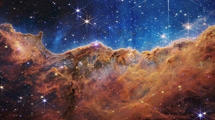 Evrenin en uzak galaksisinde organik moleküller tespit edildi