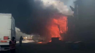 Fabrika alev topuna döndü