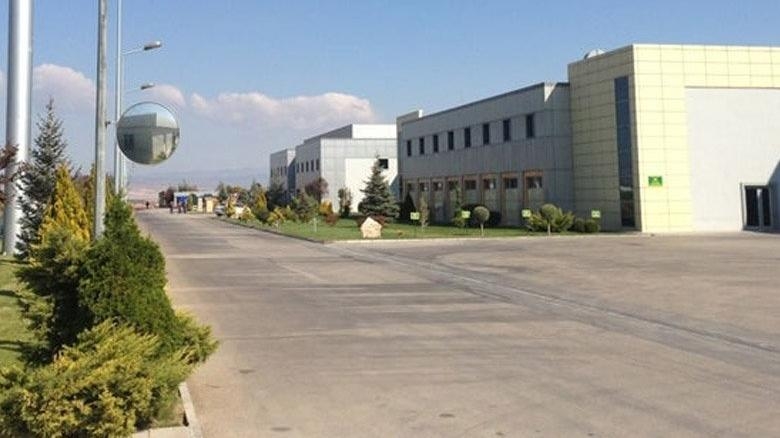 Fabrikada nitrik asit tankı patladı, çalışanlar tahliye edildi