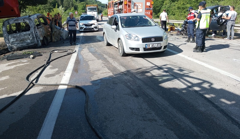 Feci kaza: 2'si doktor 4 kişi hayatını kaybetti,