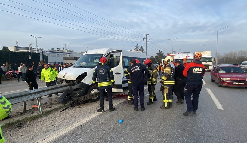 Feci kaza: Sürücünün bacağı koptu