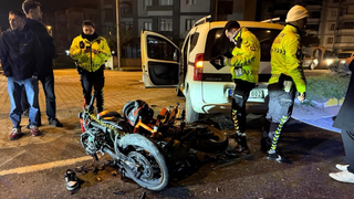 Feci kazada motosikletli ağır yaralandı