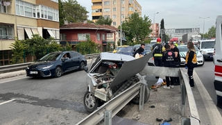 Feci ölüm; Bariyerlere ok gibi saplandı