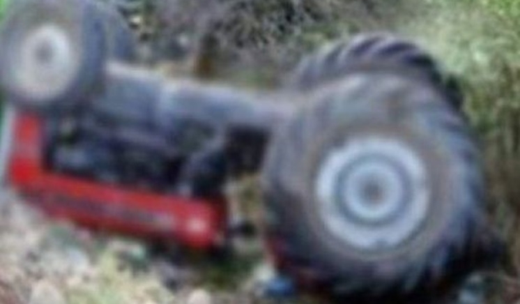 Feci son; Traktör altında kaldı