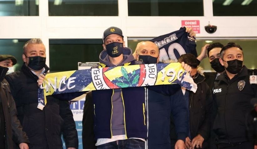 Fenerbahçe'den Mesut Özil'e helikopterli imza töreni