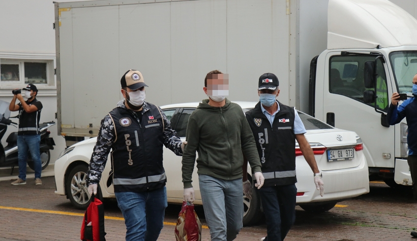 FETÖ operasyonunda gözaltına alınanlar adliyeye sevk edildi