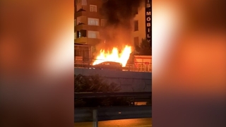 Film gibi kovalamaca: Kaza yapan araçlar bir anda alev aldı