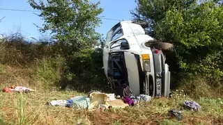 Fındık işçilerini taşıyan minibüs devrildi: 7 yaralı